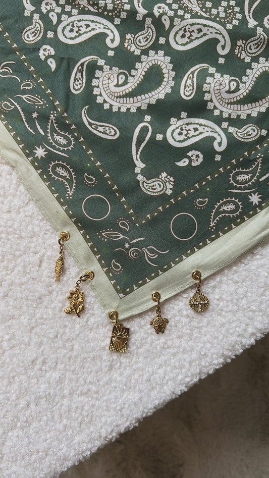 Carré à charm's
