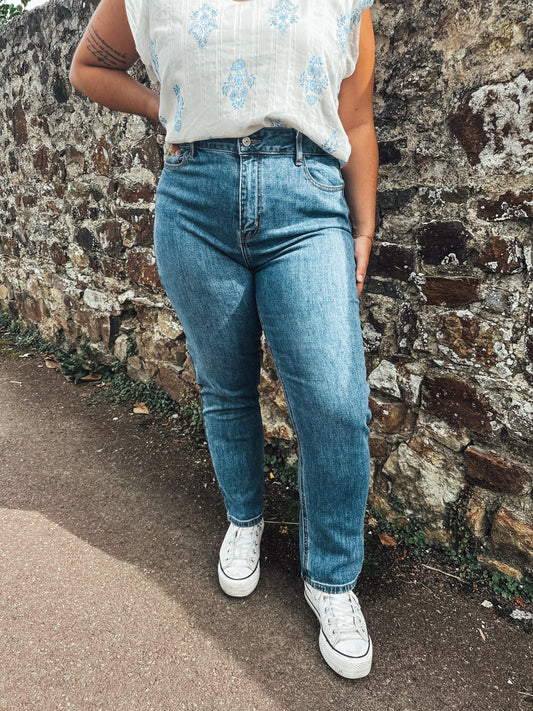 Jean Clara + STRAIGHT